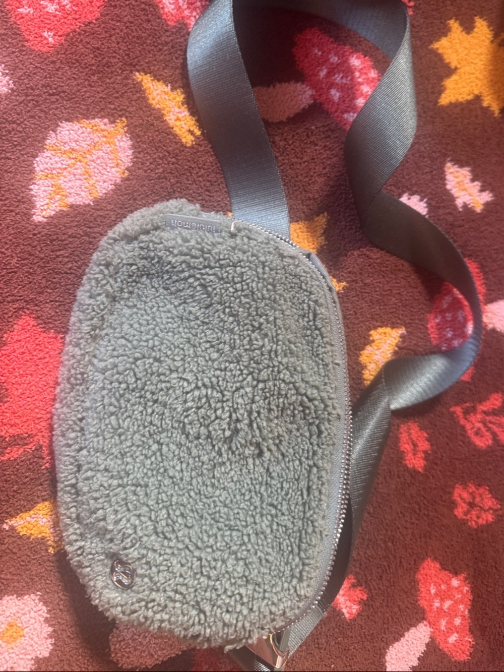 lululemon athletica Sherpa Crossbody Bag in Olive